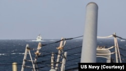 美国海军第七舰队发布的照片显示,美军导弹驱逐舰“希金斯号”(USS Higgins)与加拿大皇家海军护卫舰“温哥华号”(HMCS Vancouver)于2022年9月20日例行通过台湾海峡。