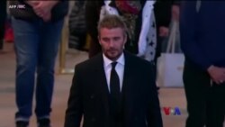 လန်ဒန်ဖက်ရှင်ပွဲ ဘုရင်မကြီးကို ဂါရဝပြု "သက်တံရောင်သတင်းလွှာ"  လန်ဒန်ဖက်ရှင်ပွဲ ဘုရင်မကြီးကို ဂါရဝပြု "သက်တံရောင်သတင်းလွှာ"