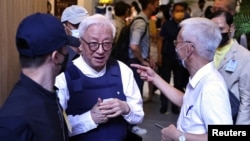 资料照:台湾联华电子创办人兼前董事长曹兴诚穿著防弹衣举行国际记者会。(2022年9月1日)