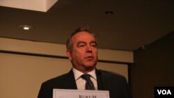 前美国国务院负责东亚和太平洋事务的助卿坎贝尔(美国之音钟辰芳拍摄)