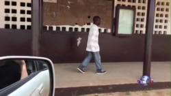 搬运埃博拉死者尸体的利比里亚勇士 搬运埃博拉死者尸体的利比里亚勇士