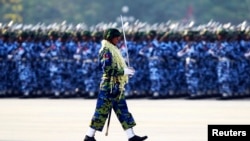 组图:缅甸庆祝建军节