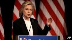 民主党总统参选人希拉里·克林顿在纽约的一次竞选活动上讲话。(2015年7月13日)