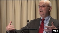 前美国中央情报局局长海登(美国之音莉雅拍摄)