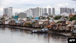 Thật ra, từ hồi năm 2006, Bộ Xây dựng cũng đã từng ban hành “Quy chế đánh số và gắn biển số nhà”.