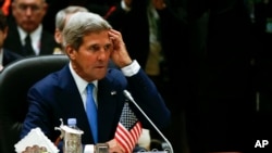 克里在文莱出席东盟会议。(2013年10月9日)
