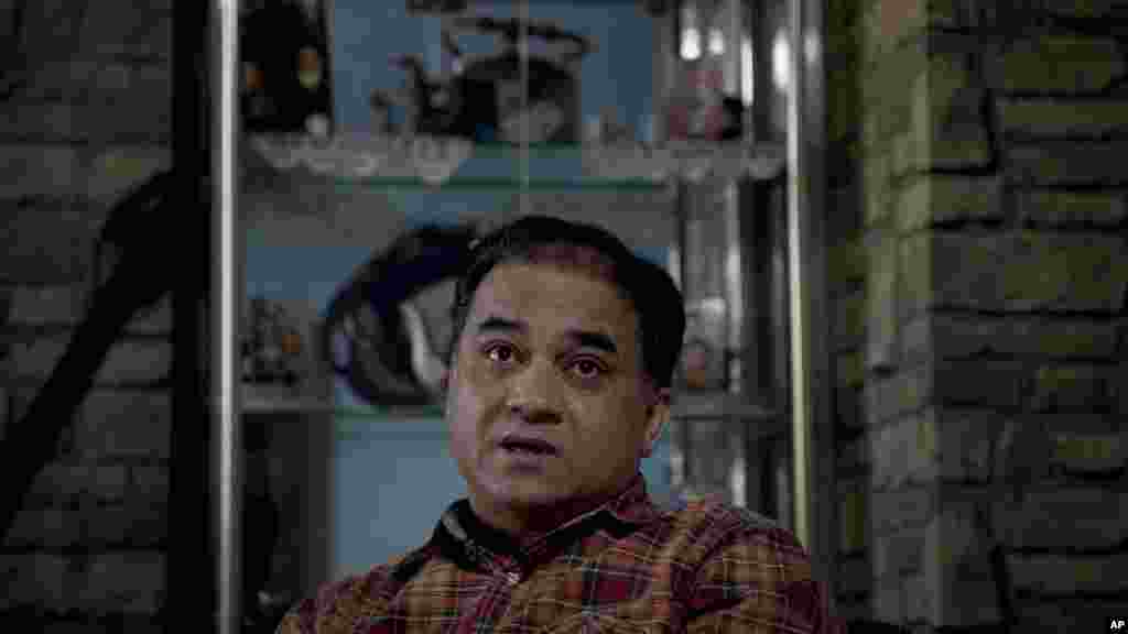 2013年2月4日,敢言的维吾尔族学者伊力哈木·土赫提在北京接受采访。