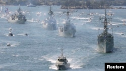 资料照:澳大利亚皇家海军舰队(2013年10月4日)