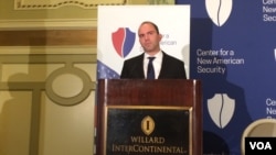 2016年5月17日,白宫副国家安全顾问本·罗兹在华盛顿智库新美国安全中心展望奥巴马总统的越南和日本之行。(美国之音斯洋拍摄)