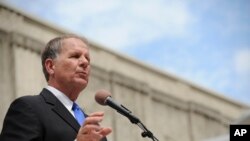 美国共和党议员泰德·波 (资料照片)