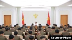 金正恩2018年5月17日主持劳动党中央军委扩大会议(朝中社)