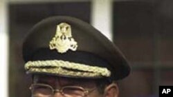 Tổng Tư lệnh Quân đội Hoàng gia Campuchia Pol Saroeun.