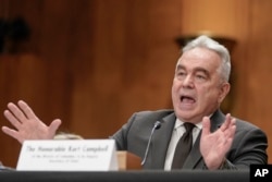 白宫国家安全委员会印太事务协调员库尔特·坎贝尔2023年12月7日出席参议院外交关系委员会针对他出任美国副国务卿一职的人事提名确认听证会。(美联社)