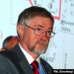 澳大利亚塔斯马尼亚大学法学院学术主任理查德·赫尔(照片提供: 理查德德德·赫尔)