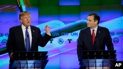 川普和竞争对手克鲁兹参议员在共和党初选辩论中(2016年2月25日)。后来川普得到了克鲁兹参议员的支持。