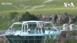 စိန်တုံးကြီးနဲ့ လေပေါ်ဝဲ တံတား
