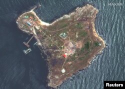 卫星照片显示乌克兰位于黑海的蛇岛。(2022年5月12日)