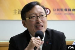 东吴大学政治学系副教授吴志中(美国之音杨明拍摄)