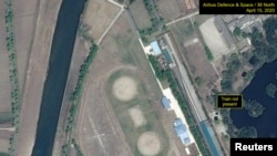 三八线以北项目提供的卫星图像显示金正恩的专列可能在一处车站接受提供服务。(资料照:2020年4月15日)