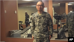 2018年2月穿着美军军服的赵姓中国留学生