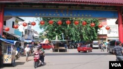 印尼华人聚居城市之一“三宝垄”的唐人街。(美国之音朱诺拍摄,2016年3月6日)
