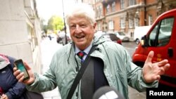 资料照片:英国首相约翰逊的父亲斯坦利·约翰逊在伦敦。(2019年9月24日)