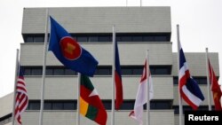 东盟与美国旗帜(路透社资料照 )