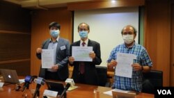 香港民意研究所公布市民11月26日对最新一份施政报告的评分,结果创有史以来最低分。(美国之音王四维拍摄)