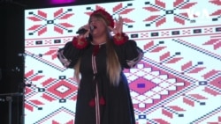 Американка виконує українську пісню "Я люблю тільки тебе" Олександра Пономарьова. Відео Американка виконує українську пісню "Я люблю тільки тебе" Олександра Пономарьова. Відео