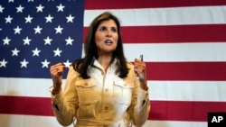 角逐美国共和党总统候选人提名的妮基·黑利(Nikki Haley)2024年1月17日在新罕布什尔州竞选。(美联社)
