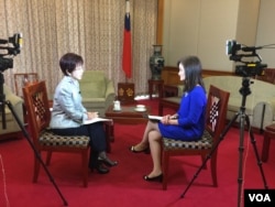 台湾立法院副院长洪秀柱接受美国之音专访时,谈及国民党未来,两岸政策,以及有争议的国民党总统候选人“换柱”问题。