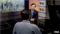 红色通缉令通缉犯、浙江昌大进出口有限公司经理邱耿敏接受美国之音采访(美国之音恰克拍摄)