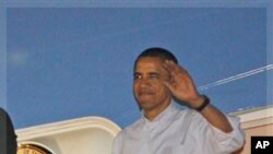 美国总统奥巴马11月11日抵达檀香山,出席亚太经济合作组织首脑会议