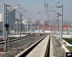 北京南站的铁路线(资料照片)