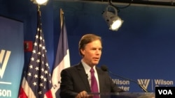 前美副国务卿伯恩斯在威尔逊国际学者中心发表演讲 (2016年5月6日,美国之音莉雅拍摄)