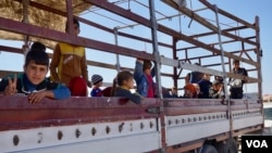 Hàng trăm dân thường đã rời khỏi Mosul, ngày 3 tháng 11 năm 2016.