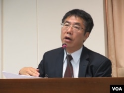 台湾在野党民进党立委黄伟哲(美国之音张永泰拍摄)