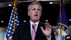 资料照:众议院少数党领袖麦卡锡(Rep. Kevin McCarthy, R-CA)2019年5月2日在国会山召开记者会。