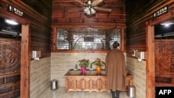 2017年12月4日,中国江苏省南通市一个公园内的厕所。“厕所革命”原本是中国最高领导人习近平2015年针对旅游景区不卫生的公厕条件发起的一场改造举措。截至2018年2月,中国政府已投入210亿元兴建和改造城市和农村的6万8000个公厕。