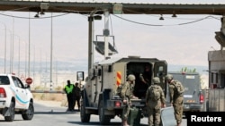 连接约旦和西岸的亚伦比(Allenby)大桥附近9月8日发生枪手袭击事件,三以色列平民被打死。