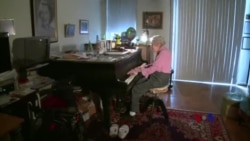 美国百岁老人谈长寿秘密 美国百岁老人谈长寿秘密