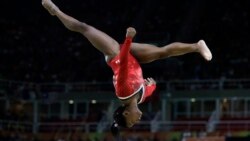 Simone Biles – nữ tuyển thủ vàng ‘cứng đầu’ của Mỹ Simone Biles – nữ tuyển thủ vàng ‘cứng đầu’ của Mỹ