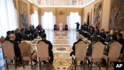 教宗方济各在梵蒂冈会见台湾教会合作协会代表团 (资料照片)