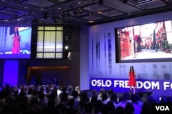 李香梅演讲时介绍新疆人权情况(美国之音许宁摄影)