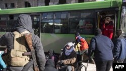 正在紧急撤离因阿勒颇反政府力量所控制的叙利亚人民(2016年12月15日)