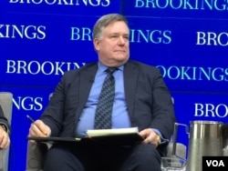 小布什总统任内的总统特别助理兼国安会东亚事务资深主任韦德宁在一个研讨会上(美国之音莉雅拍摄)