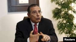 莫萨科·冯塞卡律师事务所的创办人拉蒙·冯塞卡。