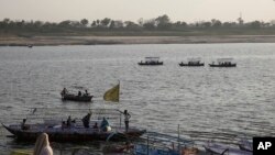 Thuyền đi trên Sông Hằng ở Allahabad, ngày 21 tháng 3, 2017.