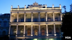 伊核谈判正在奥地利首都维也纳的一家酒店里紧张进行 (2015年7月6日)