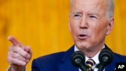 Ông Joe Biden không có “nghề” đóng vai tổng thống. Nghề chính trị của ông được đào luyện trong Thượng viện suốt 36 năm, 1972 - 2008.